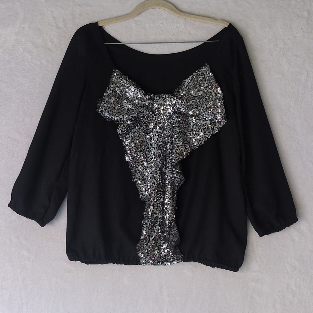 Rue21 Women's Coquette Silver Sequin Bow Blouse Size S‎